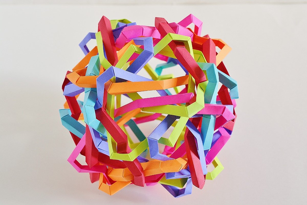 24 Interlocking Wrinkled Tetragons (Byriah Loper)