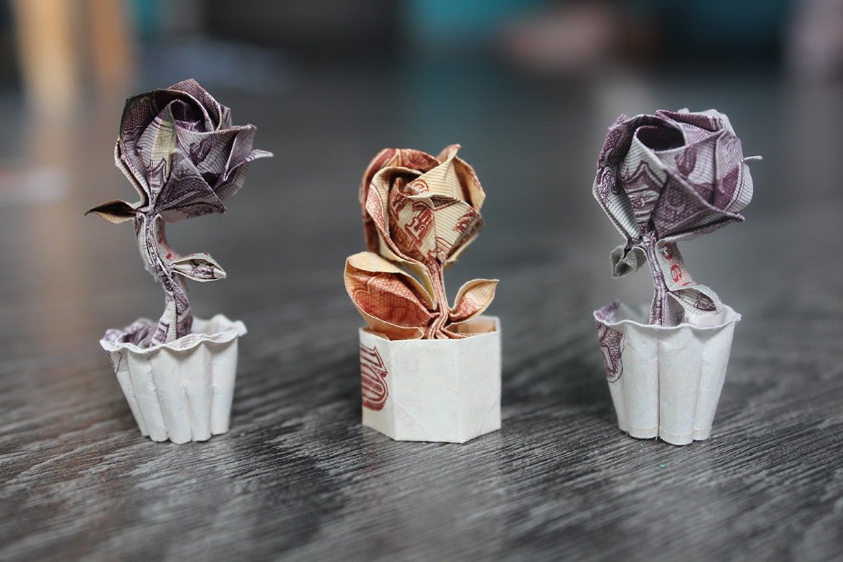 Origami Paper Money Roses