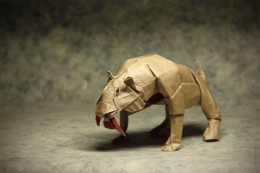 Smilodon by Satoshi Kamiya