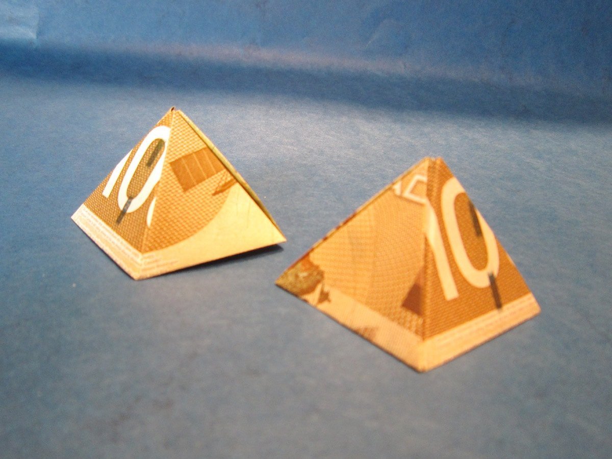 $100 Pyramids